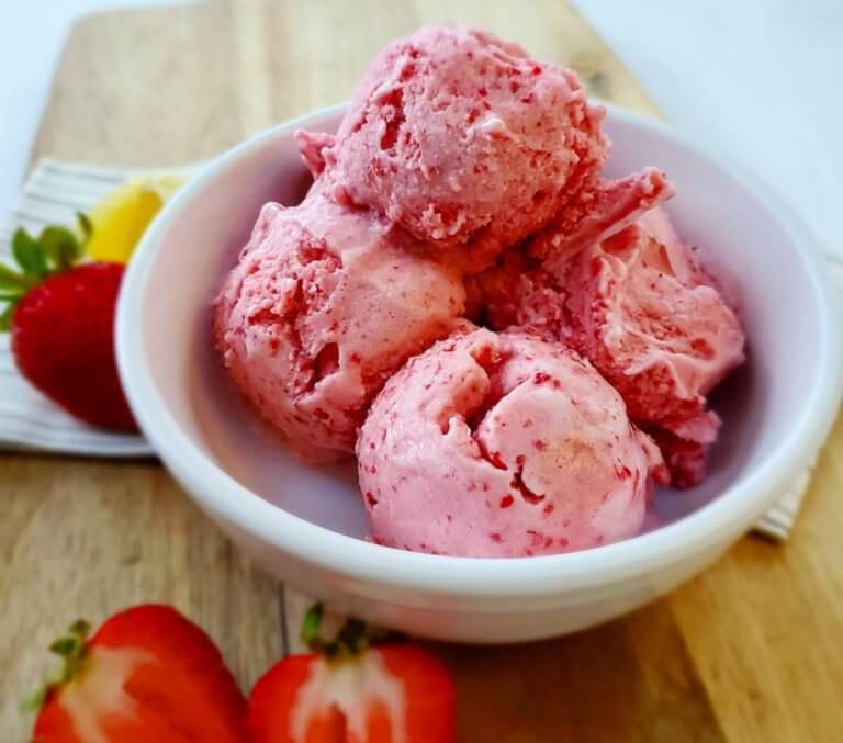 Light Strawberry Ice Cream - Lite Cravings