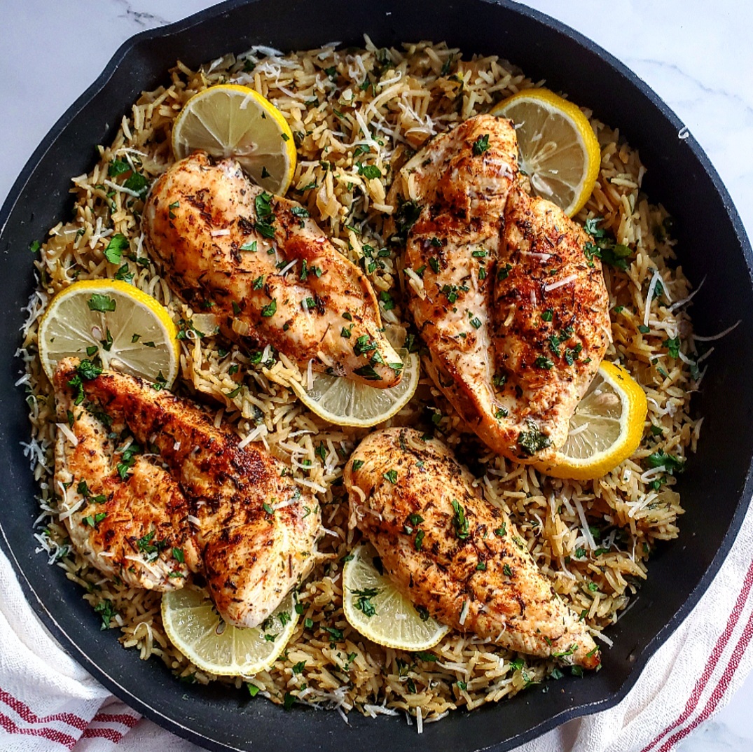 One-Pan Lemon Chicken and Rice - Lite Cravings
